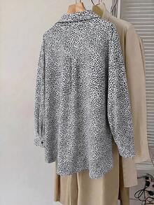 SHEIN CURVE+ 大尺碼女款春季時尚休閒寬鬆舒適日常百搭修身棕色條紋鈕扣襯衫簡約風上班上衣 - 白色 - 查看 2