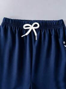 SHEIN Streecool Kids 小男孩百搭字母印花圓領短袖T恤與蝴蝶結抽繩短褲2件套 - 藏蓝色 - 查看 6