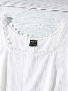 SHEIN VCAY Blusa de manga corta con cuello cuadrado de encaje de contraste de unicolor para mujer de talla grande - Blanco - Ver 4