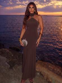SHEIN Allurite Dunkelbraunes langes Damenkleid mit Neckholder und dekorativer Schnalle, sexy Sommerkleid für den Urlaub - Braun - Übersicht 1