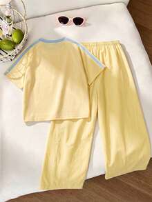 SHEIN 青少年女孩 T-Shirt 套裝，運動風，粉色與深綠色拼接短袖 T-Shirt 和短褲套裝，夏季寬鬆貼身設計，輕量面料，適合日常穿著、休閒運動或搭配穿搭 - 黃色 - 查看 2