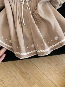 Franclia Blus Liburan Elegan Wanita dengan Bordir, Kancing, dan Tali Pengikat, Model Kerut - Khaki - View 4
