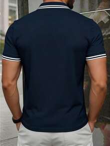 Manfinity Dauomo 夏季男士修身 Polo 衫，條紋領口對比海軍藍圖案，極簡英文字母印花，騎士馬印花設計，商務休閒上衣，舒適面料，適合所有年齡，戶外穿著 - 彩色 - 查看 2