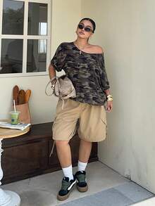 Muchica 大尺碼街頭時尚迷彩印花不對稱肩 T-shirt，適合旅行與度假 - 彩色 - 查看 6
