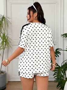 SHEIN EZwear 大尺碼女款波點印花短袖T恤與短褲休閒兩件套 - 彩色 - 查看 2