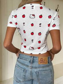 CovetEZ HELLO KITTY AND FRIENDS | SHEIN 休閒簡約圖案圓領短袖修身短版女款T恤 - 白色 - 查看 2