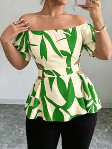 SHEIN LUNE CURVE 大尺碼復古熱帶休閒不對稱米色印花露肩挖腰女款上衣，海灘夏季穿搭 - 綠色 - 查看 3
