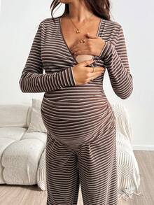 SHEIN طقم أمومة من قطعتين: ملابس علوية بأكمام طويلة مخطط باللون البني وبنطال - مناسب للرضاعة - أسلوب كاجوال خريفي - بني - مشاهدة 5