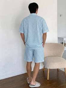 DAZY 夏季藍白格紋短袖襯衫與短褲男士居家休閒套裝睡衣 - 藍白色 - 查看 2