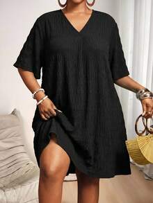 Slaydiva Vestido negro texturizado de talla grande, vestido negro con cuello en V - Negro - Ver 1