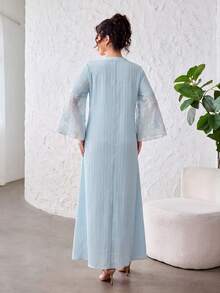 Yasmyna 柔粉色刺繡拼接紋理 3/4 袖喇叭袖優雅浪漫女款約會洋裝 - 藍色 - 查看 6
