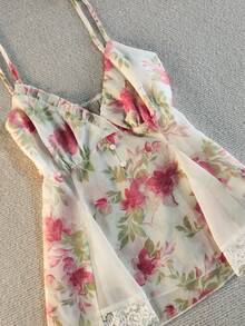 IslaSuriya 女款夏季新款碎花甜美度假風荷葉邊飾V領蕾絲拼接下擺雪紡半透感細肩帶背心 - 白色 - 查看 3