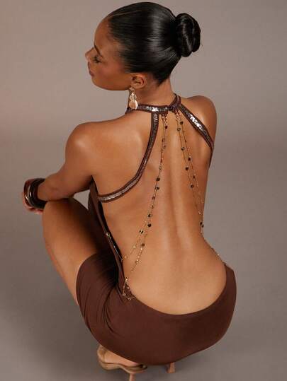 Hauture Vestido mini sexy de mujer de color liso con cuello halter, espalda descubierta y decoración de cadena de metal con lentejuelas