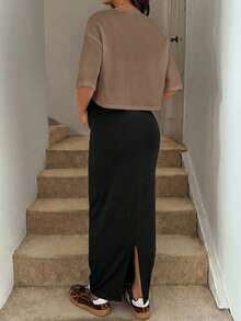 SHEIN Conjunto de 2 piezas de top corto y vestido camisola de unicolor para maternidad - Caqui - Ver 2