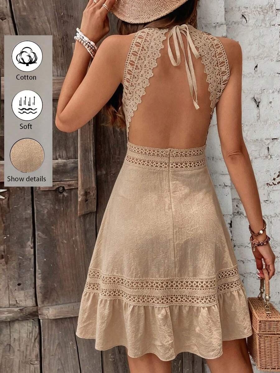 SHEIN Holidaya فستان قصير بقصة A-Line للنساء، بدون ظهر، بحمالات رفيعة، بدون أكمام، بلون كاكي سادة، مع دانتيل قابل للذوبان في الماء بتصميم باتشوورك، وحافة مكشكشة غير متماثلة بألوان متباينة، بقصة عادية - كاكي - مشاهدة 1