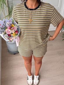 SHEIN EZwear 黑金配色女款大尺碼短袖T恤與短褲休閒簡約兩件套，適合健身、早午餐、辦公室、夏季度假、夏威夷 - 黃色 - 查看 3