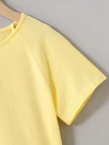 SHEIN KidTween 女孩淡黃色修身落肩袖拼接刺繡蕾絲荷葉邊下擺 T-shirt 舒適針織上衣 - 黃色 - 查看 4