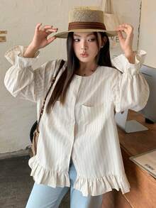 Dazy Plus 女款拼接荷葉邊飾長袖黑白條紋襯衫，夏季休閒通勤日常上班穿著，寬鬆版型雙口袋大尺碼上衣，可愛上衣 - 杏色 - 查看 8