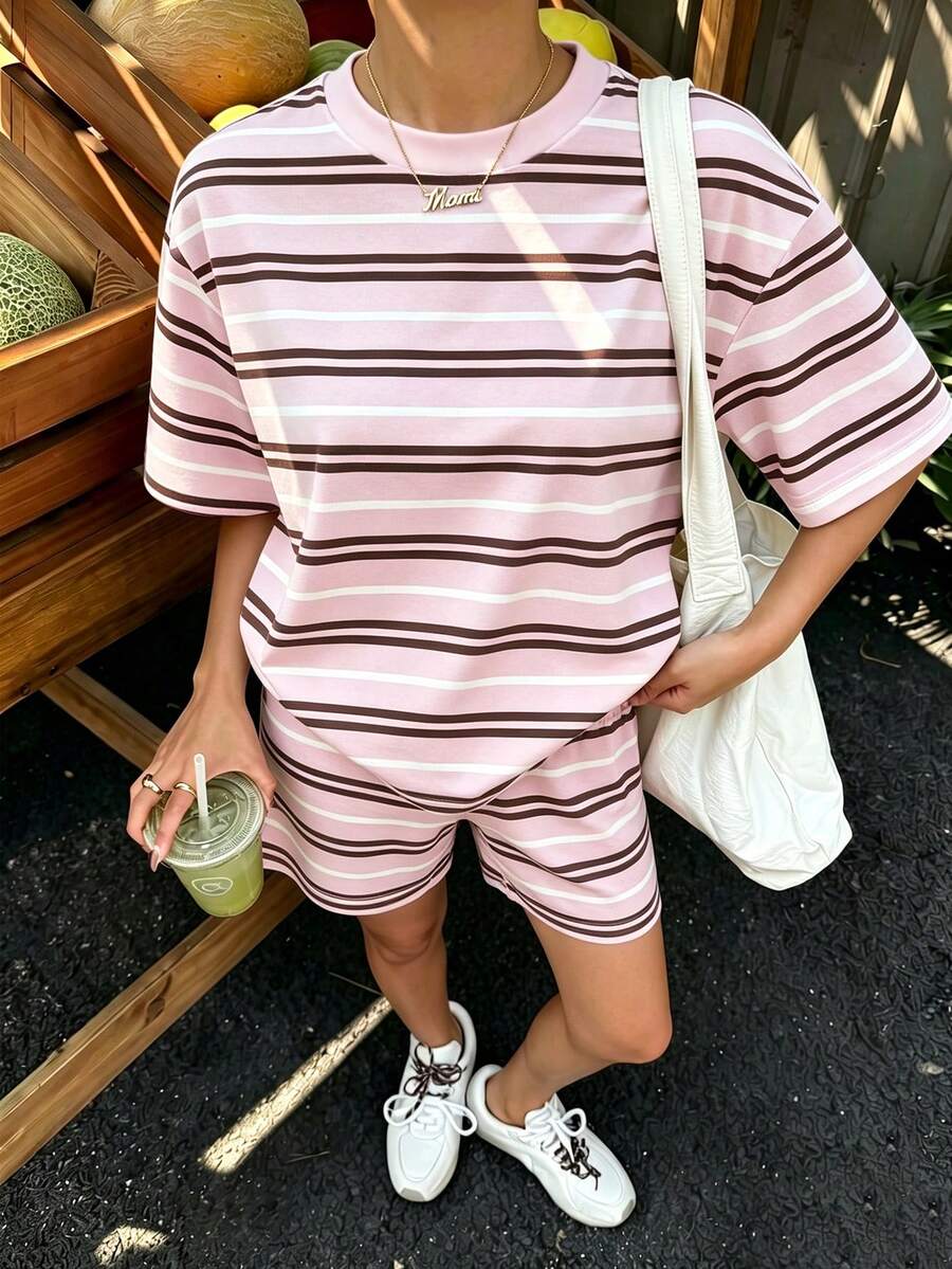 SHEIN 1套青少年女孩休閒極簡風粉棕白拼色條紋印花淺粉色圓領短袖T恤與短褲套裝,適合日常外出、運動、上學、購物夏季穿搭 - 彩色 - 查看 1
