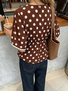 SHEIN PariChic 春夏法式棕色與白色波點蕾絲飾邊上衣 V領鏤空腰短袖荷葉擺 花園派對早午餐休閒優雅風 - 棕色 - 查看 2
