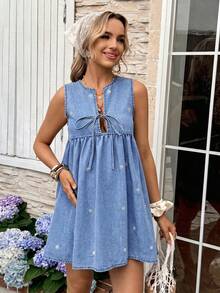 SHEIN Pregnant Women's Floral Embroidery Front Tie Sleeveless  Denim Dress Fall Elegant Casual Y2k Chic Basic Festival Back To School Going Out Vacation - Blue - View 4