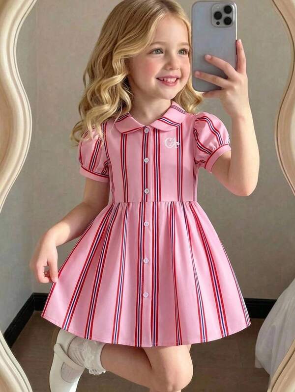 SHEIN Casuvi Kids فستان قميص بناتي كاجوال بتصميم بريبي عصري مع تطريز بنمط مخطط وأكمام قصيرة منتفخة، مناسب للخروجات في الربيع/الصيف، والأنشطة الخارجية والمدرسة والارتداء اليومي