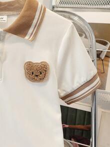 2件組 男童夏季白色與棕色拼接學院休閒風熊刺繡短袖 Polo 衫與配套短褲套裝，寬鬆版型，舒適，適合日常穿著、學校活動、休閒外出、家庭聚會、拍照拍攝 - 卡其色 - 查看 5