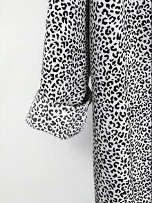 SHEIN CURVE+ 大尺碼女款春季時尚休閒寬鬆舒適日常百搭修身棕色條紋鈕扣襯衫簡約風上班上衣 - 白色 - 查看 5