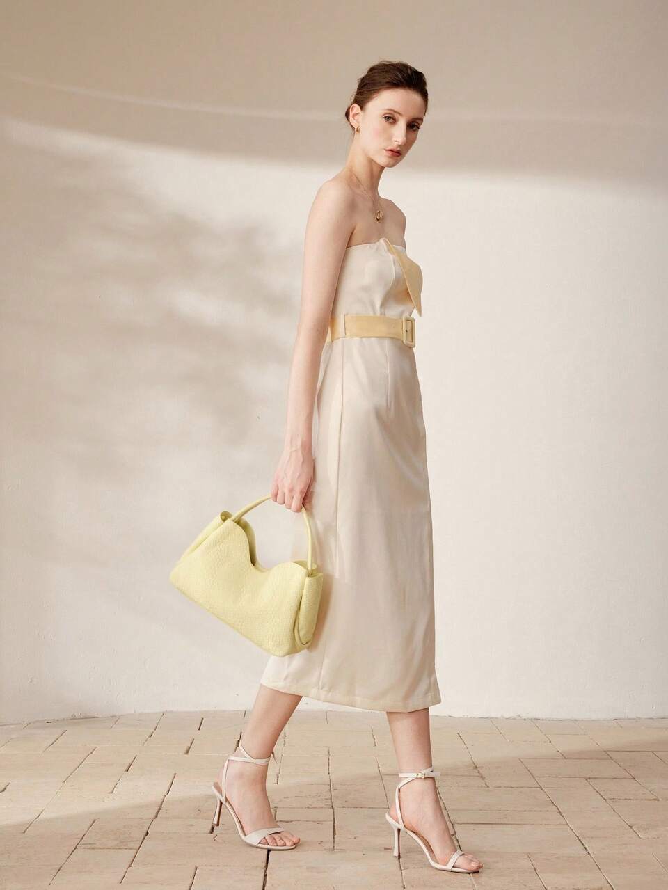 WOMEN'S FASHION TOTE BAG, FRESH LIGHT YELLOW, EXQUISITE VACATION WOVEN PU HANDBAG, SUITABLE FOR DAILY, COMMUTING, VACATION, TRAVEL MATCHING