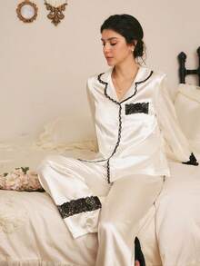 Côtesoire Set Piyama Wanita Gaya Prancis Selatan Elegan Romantis dengan Renda, Warna Kontras, Kerah Satin, dan Bukaan Depan - Putih - View 1