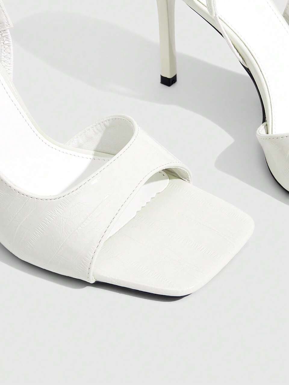 CUCCOO SZL Women's Shoes White Embossed Square-Heeled Sandals, Commuter Dating High Heels