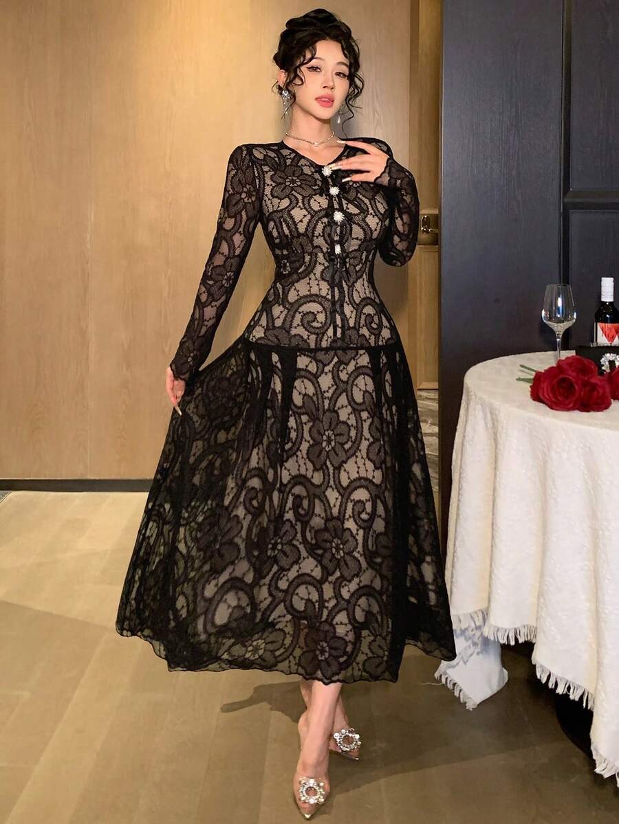 DAZY Gaun Musim Gugur Elegan Leher Bulat Lengan Panjang dengan Ikat Pinggang, Renda Hitam, Potongan Ramping, Panjang Sedang - Hitam - View 1
