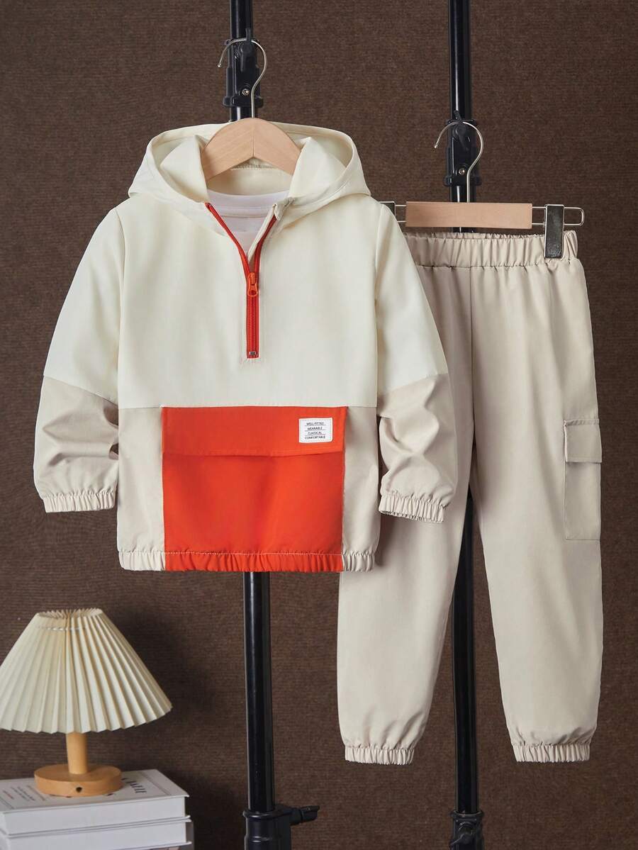 SHEIN 小男孩字母拼接拼色連帽衛衣與工裝褲套裝 - 杏色 - 查看 1