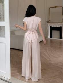 Celisse Conjunto elegante de 2 piezas para mujer con blusa de manga corta con cuello en V, patchwork de encaje bordado y lazo cruzado en los hombros & pantalones largos de pierna ancha - Albaricoque - Ver 2