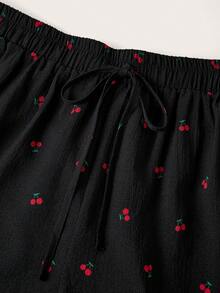 SHEIN Essnce Cherry 大尺碼女款春夏時尚休閒寬鬆舒適百搭修身彈性腰百慕達短褲 - 黑色 - 查看 7