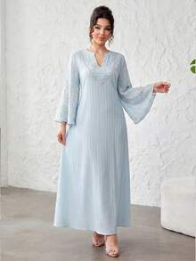 Yasmyna 柔粉色刺繡拼接紋理 3/4 袖喇叭袖優雅浪漫女款約會洋裝 - 藍色 - 查看 4