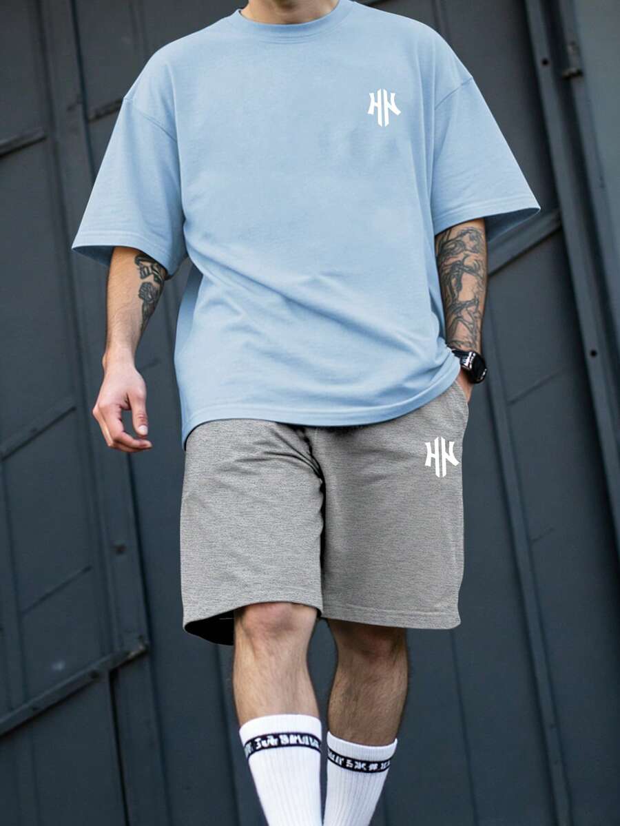 Manfinity Homme 男士大尺碼字母印花短袖T恤與短褲休閒日常套裝 - 彩色 - 查看 1
