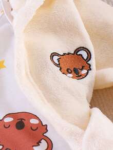 SHEIN 新生兒考拉 3 件套穿著組合，3D 熊耳法蘭絨連帽長袍、星星長袖上衣與配套長褲，嬰兒套裝 白色、棕色與黃色 秋季款 - 杏色 - 查看 6