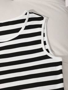 SHEIN Conjunto de 2 piezas para niñas preadolescentes: vestido de tirantes azul empolvado, negro y blanco, chaqueta vaquera de manga larga, top corto anudado y cárdigan de algodón, ropa casual de otoño para la escuela - Blanco y Negro - Ver 8