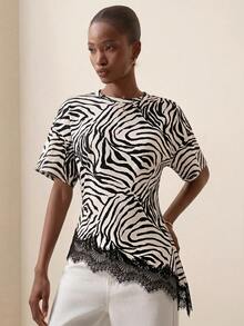 Briarwyn Atasan Wanita Motif Zebra dengan Patchwork Renda dan Hem Asimetris - MultiWarna - View 5