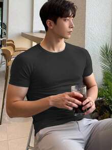 SHEIN 青少年男孩休閒短袖運動緊身T恤，運動街頭風龐克搖滾學院風，適合日常出遊、派對、音樂節，適用春夏季，男孩青少年服飾 - 深灰色 - 查看 2