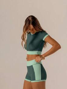 Aralina Women's Colorblock Patchwork Cropped Top & Shorts Sports Set - Green - View 9