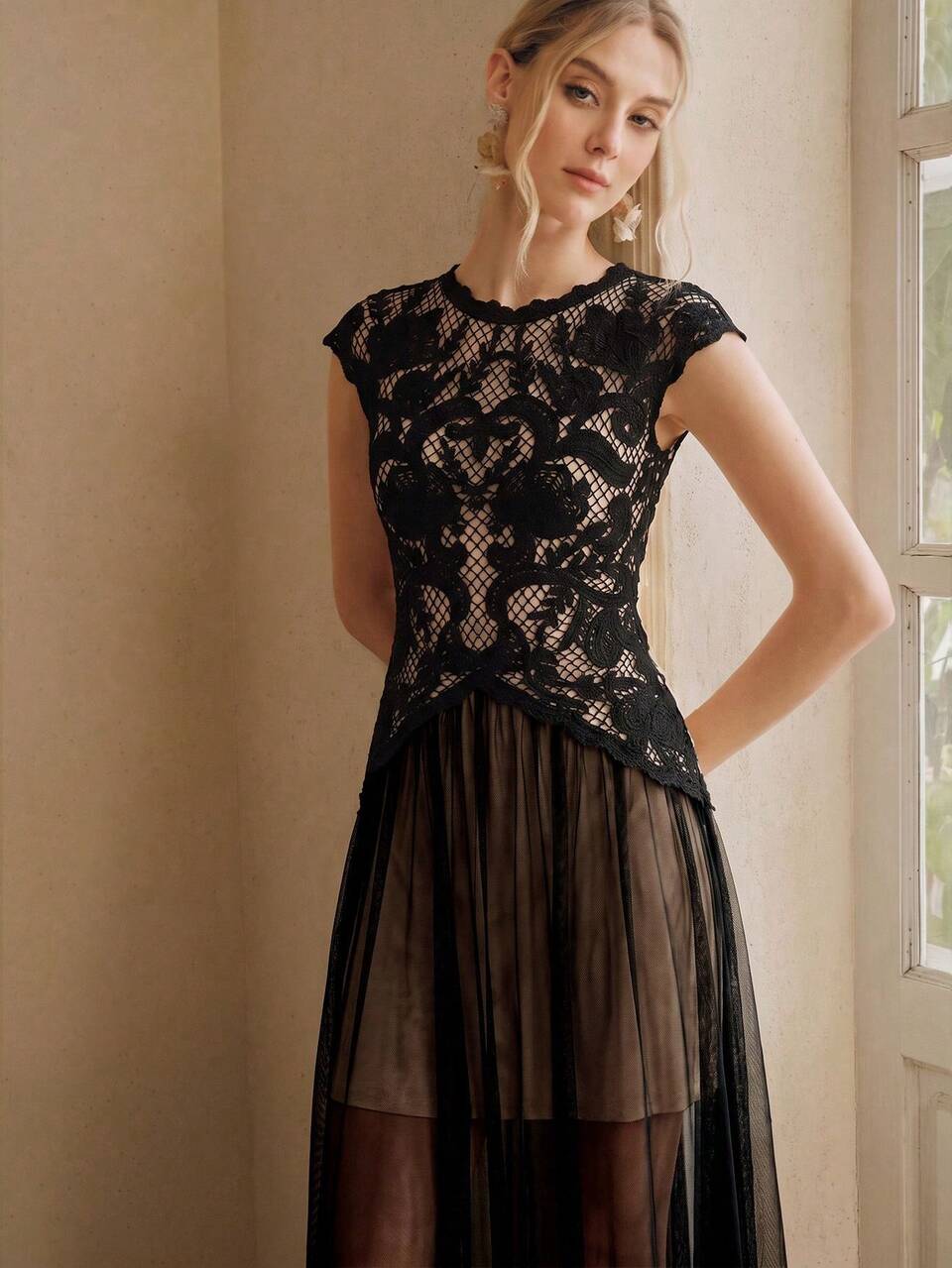 Summer Elegant Party Black Vintage Deep V-Neck Lace Hollow Waist-Cinched Patchwork A-Line Women's Dress Cover-Up, Sheer Mesh Atmosphere Evening Gown, Suitable For Commuting
