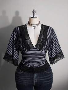 SHEIN ICON 大尺碼 Y2K 復古性感豹紋 V 領蕾絲拼接喇叭袖上衣 - 黑與白 - 查看 3