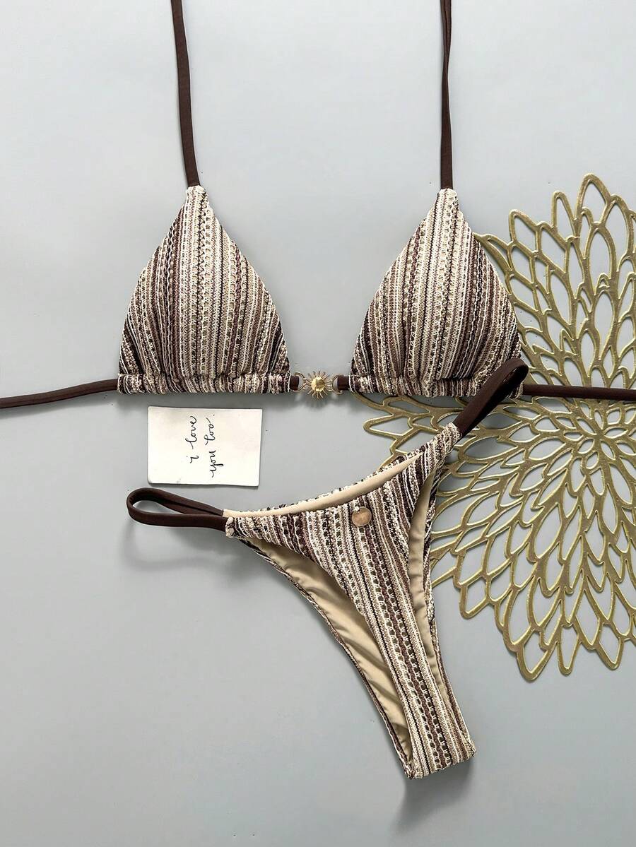 Swim Mod 女款春夏新款特殊面料金屬裝飾V領掛脖露背三角比基尼泳衣兩件套 - 彩色 - 查看 1