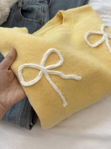 SHEIN Genkimix Kids 青少年女孩毛衣，奶油黃圓領套頭衫，3D刺繡白色蝴蝶結，柔軟針織上衣，可愛甜美極簡長袖，適合秋冬居家、外出、派對、拍照、戶外玩耍 - 黃色 - 查看 6