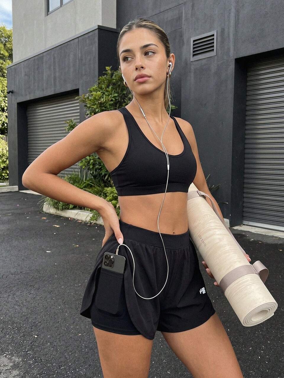 11SKNDS High-Waisted Running Shorts With Built-In Liner And Phone Pocket, Elastic Waistband, Ideal For Training And Outdoor Activities