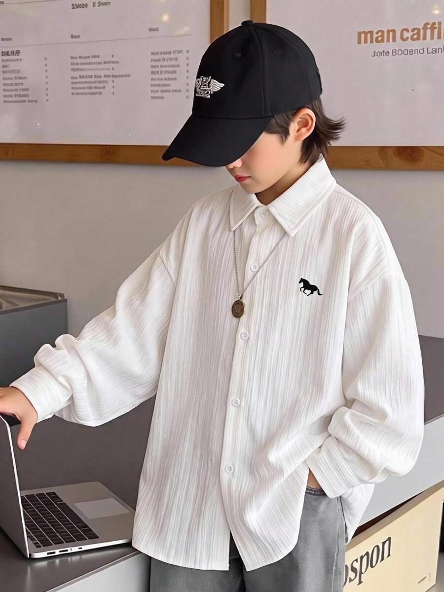 SHEIN 兒童青少年男孩休閒百搭工裝口袋梭織白色長袖襯衫，適合春夏秋冬、情人節、約會、海灘週末、家庭聚會、開學季、婚禮季、運動、生日派對