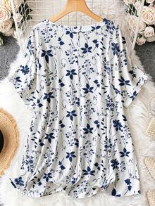 EMERY ROSE Plus Size V-Neck Batwing Sleeve Floral Print T-Shirt - Multicolor - View 2