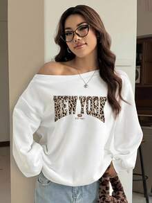 SHEIN EZwear 休閒秋冬復古豹紋紐約字母標語圖案白色寬鬆不對稱肩女款運動衫，秋季上衣，適合日常通勤、聚會、秋冬/夏季、聖誕節、新年、感恩節、派對、婚禮、海灘、畢業典禮、優雅、外出、約會、通勤、情人節、優雅、度假、Y2K、畢業 - 彩色 - 查看 3